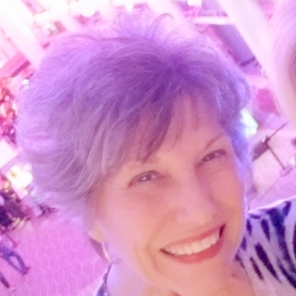 Meet your Posher, Linda - Picture 2 of 2